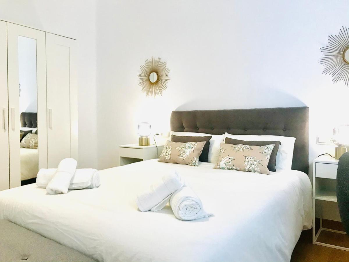 Gleaming & Well Located Apartment In Malaga Center Exterior photo